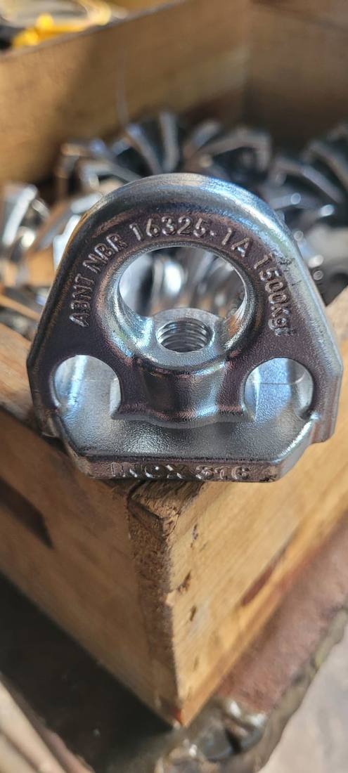 Dispositivos em inox 316 antes da instalação